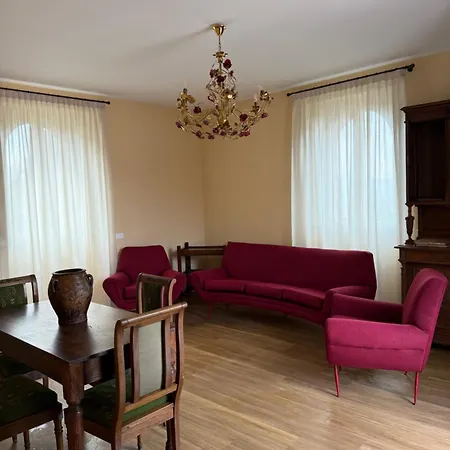 Borgo Palatino מלון דירות איספרה
