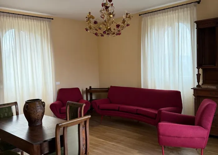 Borgo Palatino מלון דירות איספרה